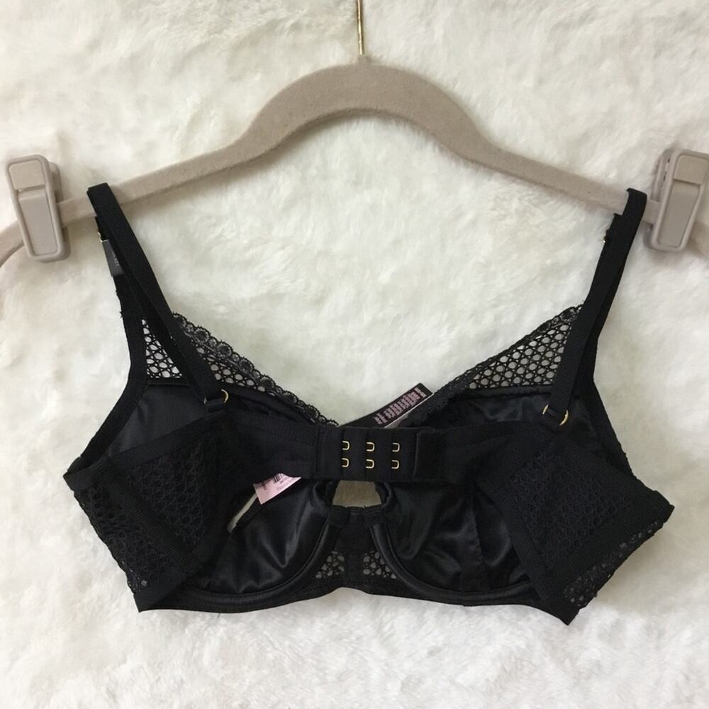 Victoria's Secret Black Fishnet Lace Push-Up Bra - Picture 4 of 11